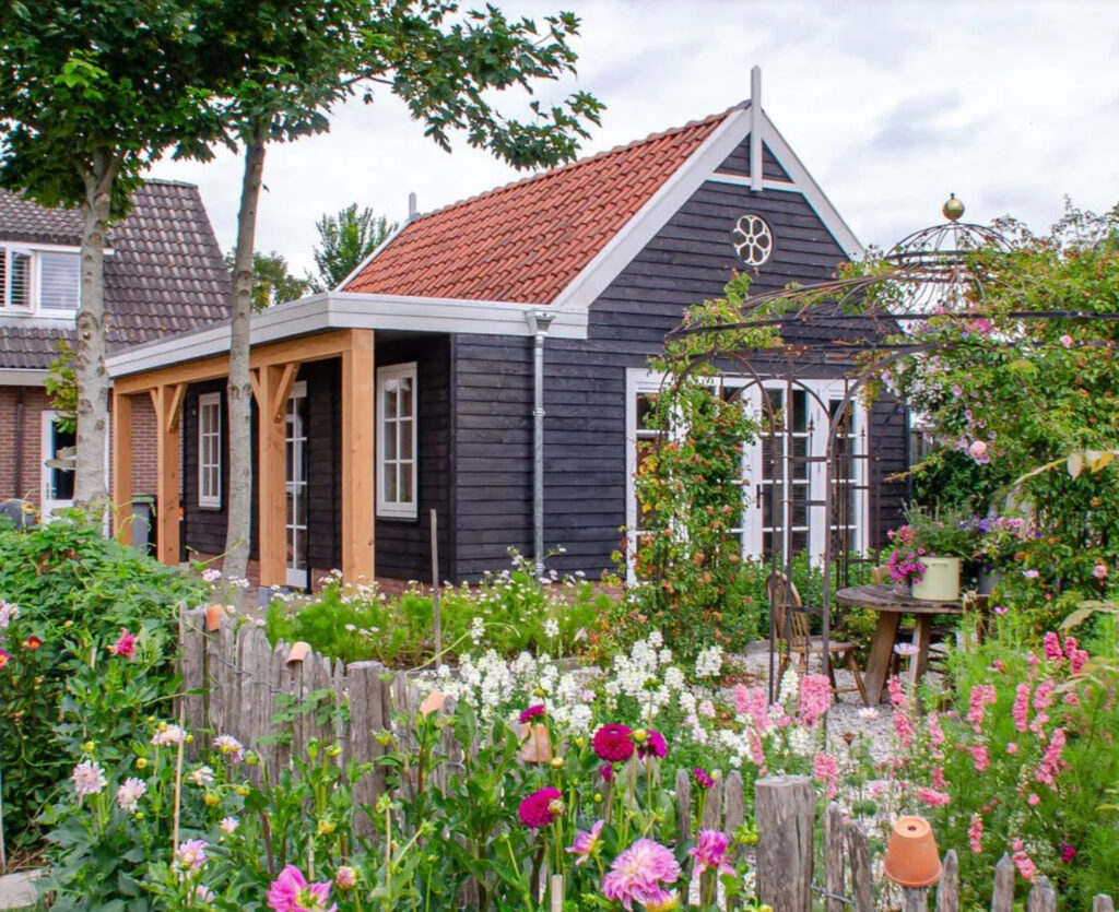 Home gastenverblijf houtbouw holland